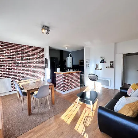 Cosy Carré Elysée Apartamento *