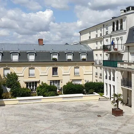 Cosy Carre Elysee * Σερί